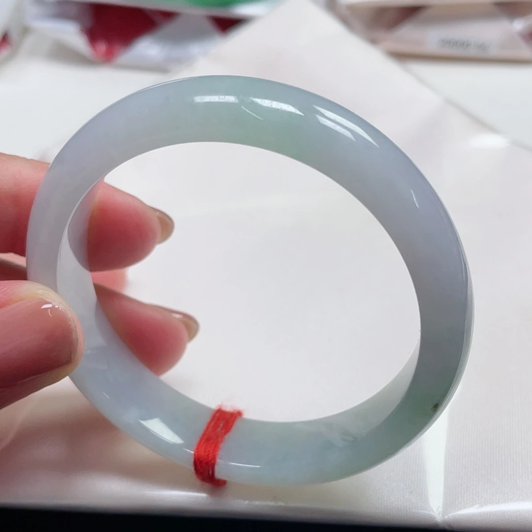 翡翠手镯未镶嵌缅甸翡翠