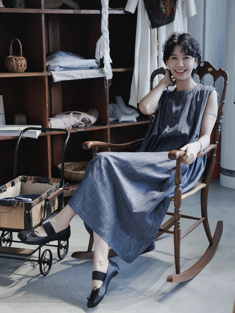 TT设计师【青丝缕】汉麻莱赛尔无袖设计单排扣气质连衣裙TT190384