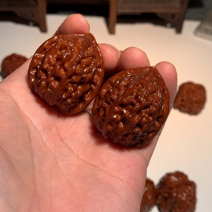 戒***满桃核吊坠金牛26WCH#00#