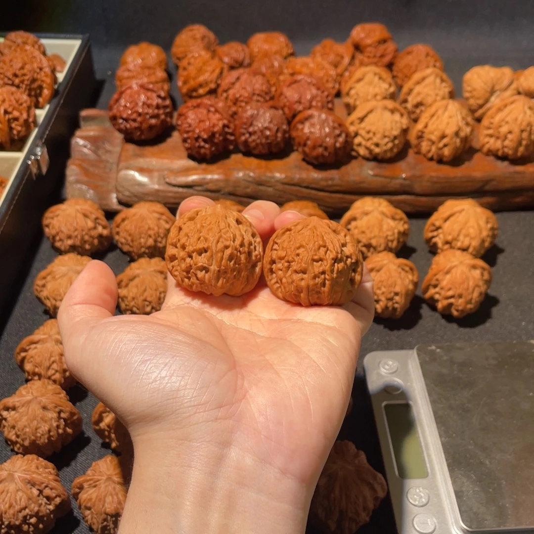 王***贵文玩核桃吊坠磨盘