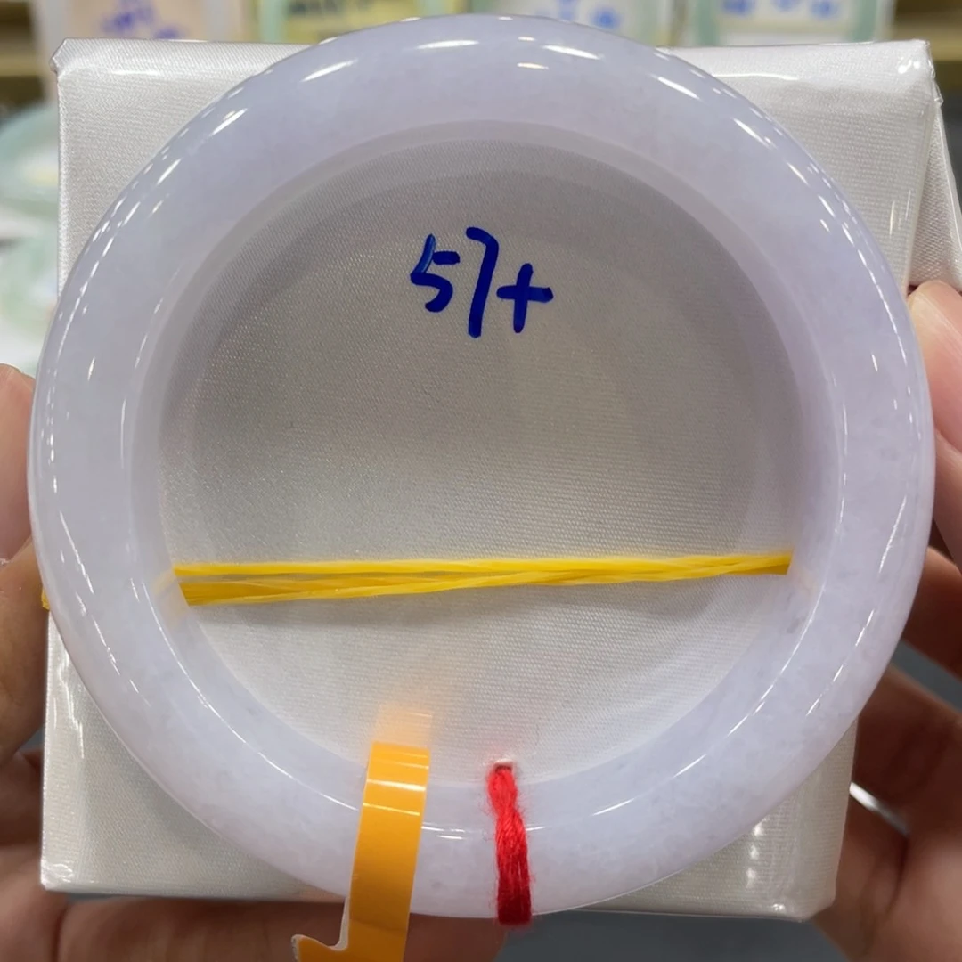 翡翠手镯未镶嵌翡翠手镯