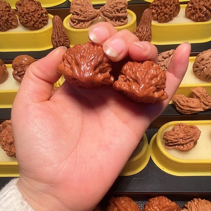 文玩核桃吊坠高**洁精品蛇王