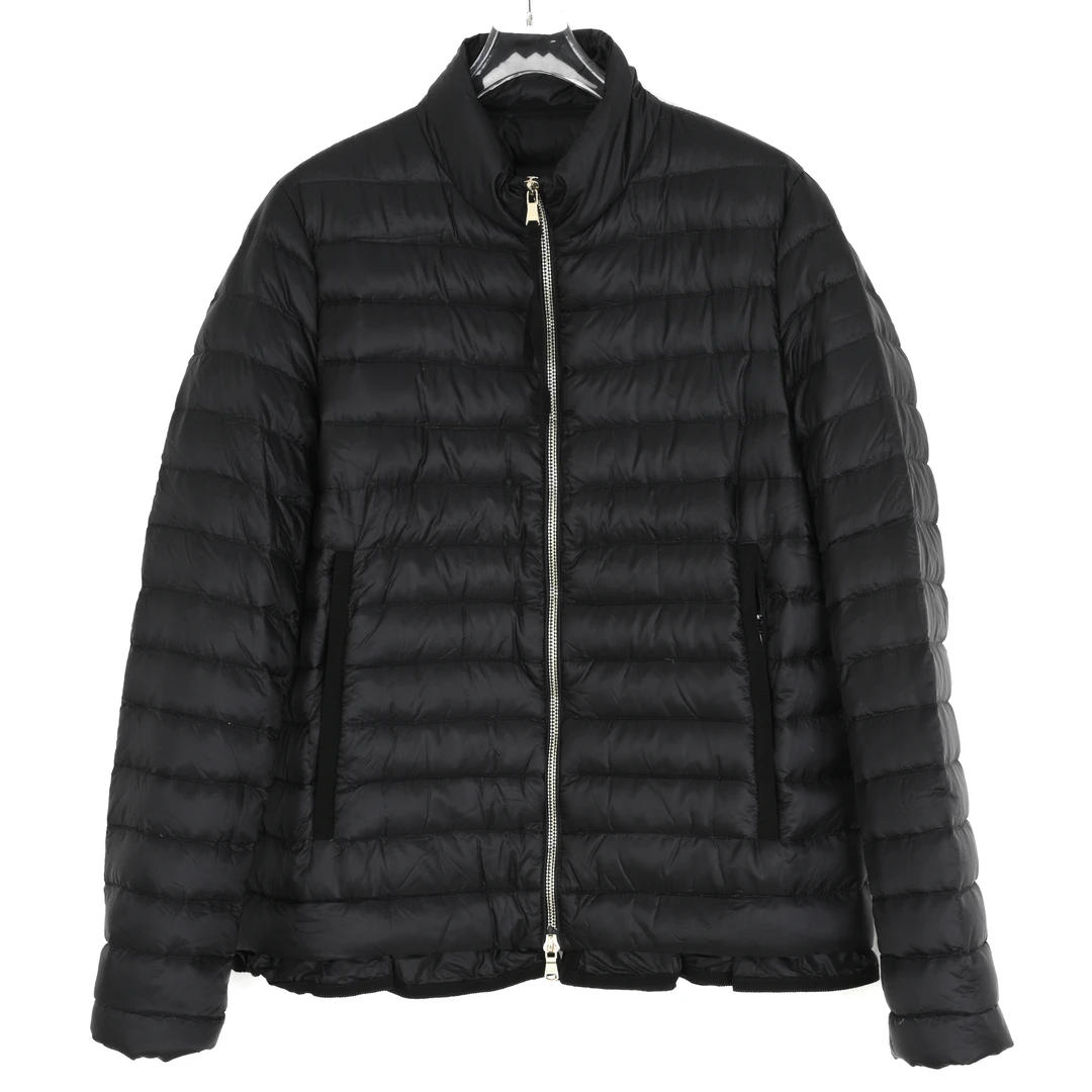 MONCLER女士简约黑色薄款轻便羽绒服 510934682794 53048