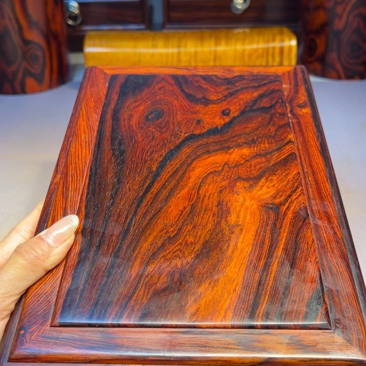 清***月机关盒。