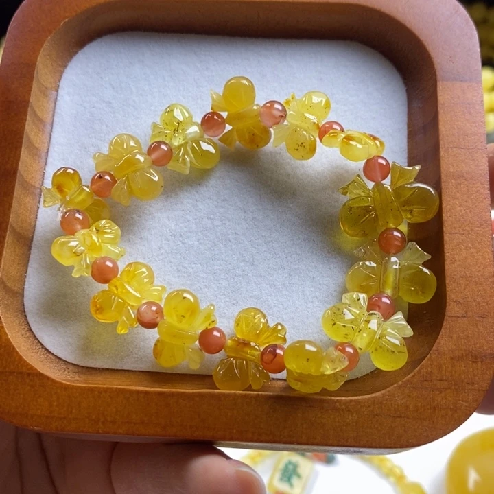 蜜蜡裸石未镶嵌瑕疵