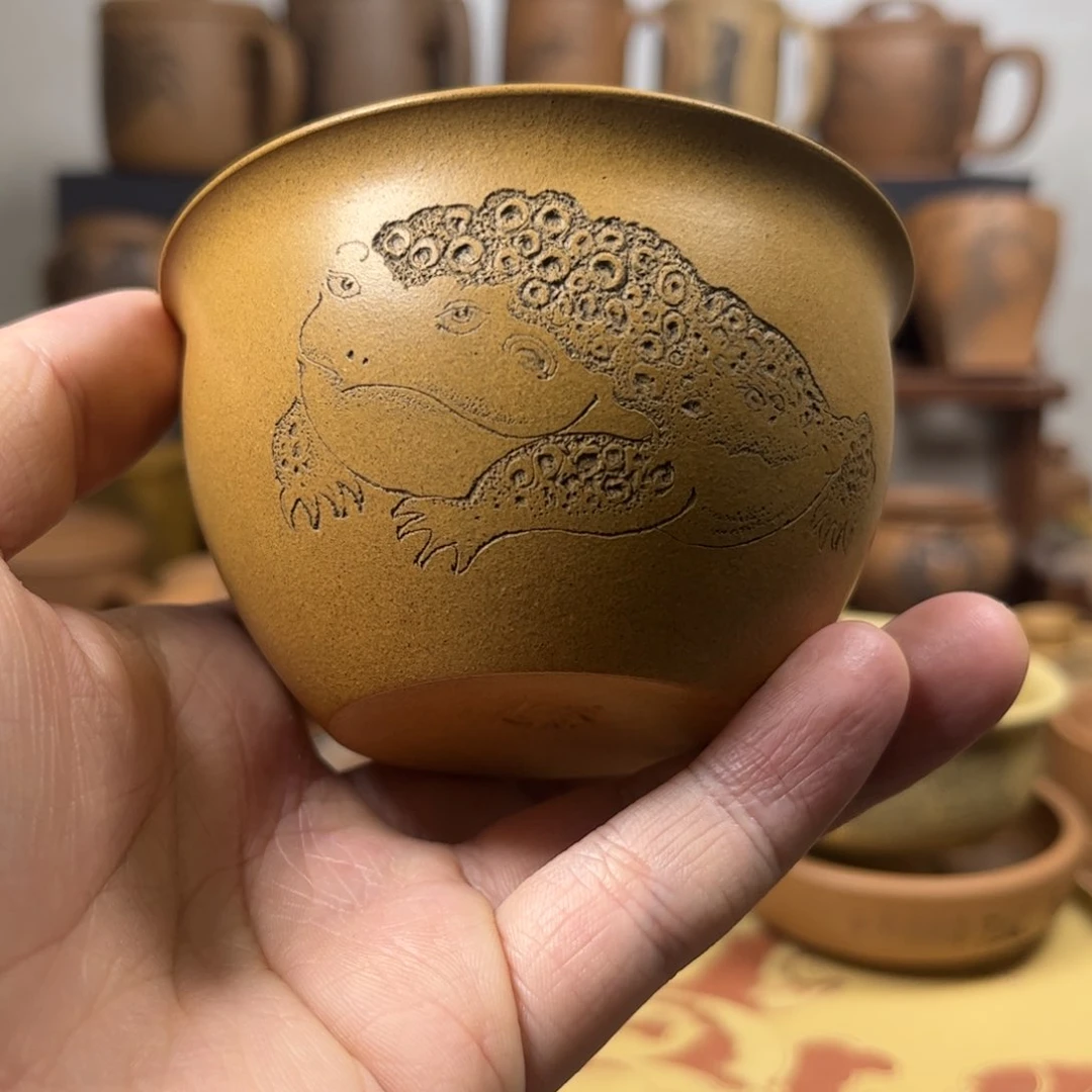紫砂杯子愚*金蟾刻绘紫砂主人杯特惠价