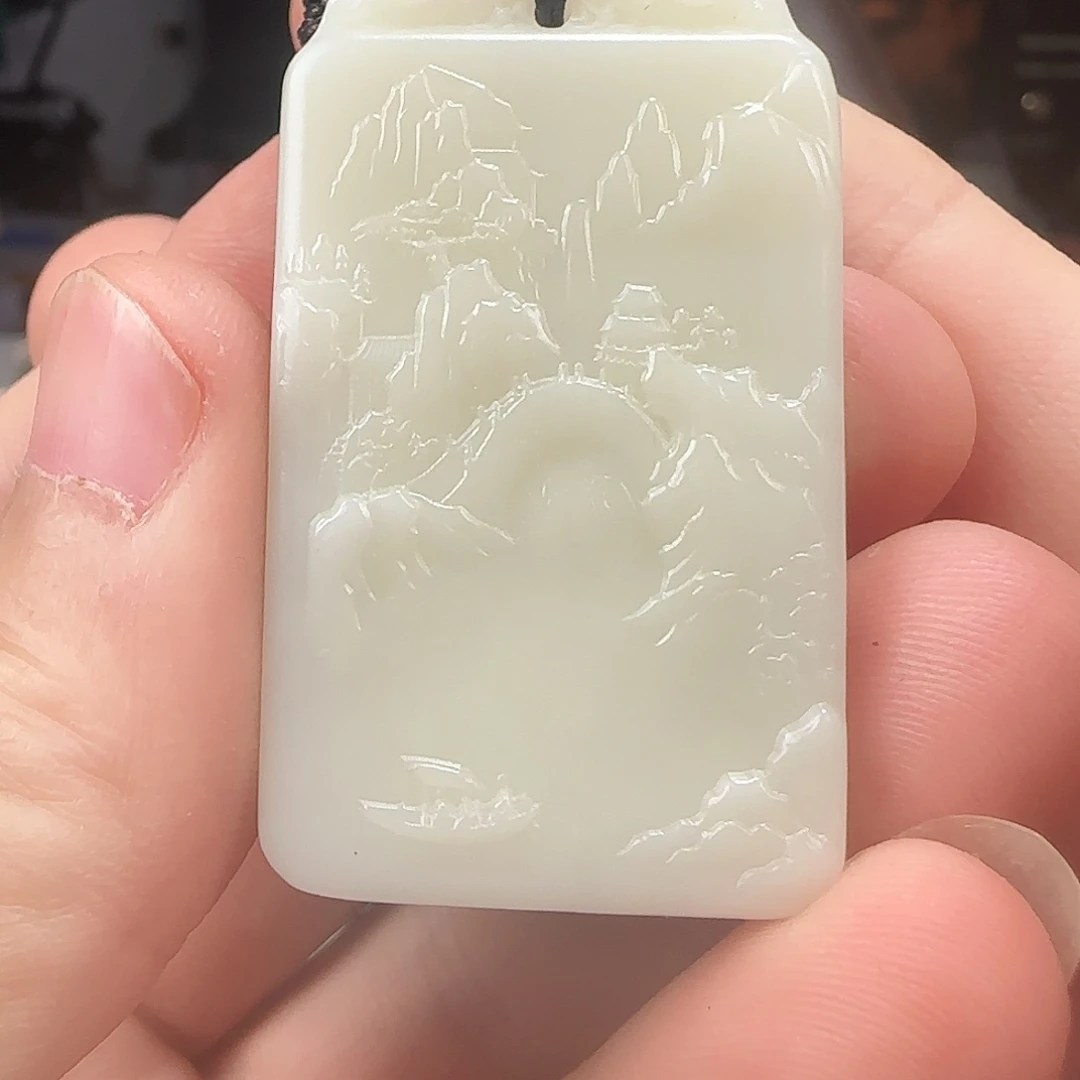 和田玉（糖玉）未镶嵌颈饰