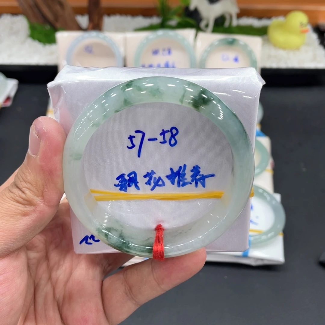 翡翠未镶嵌手镯缅甸翡翠