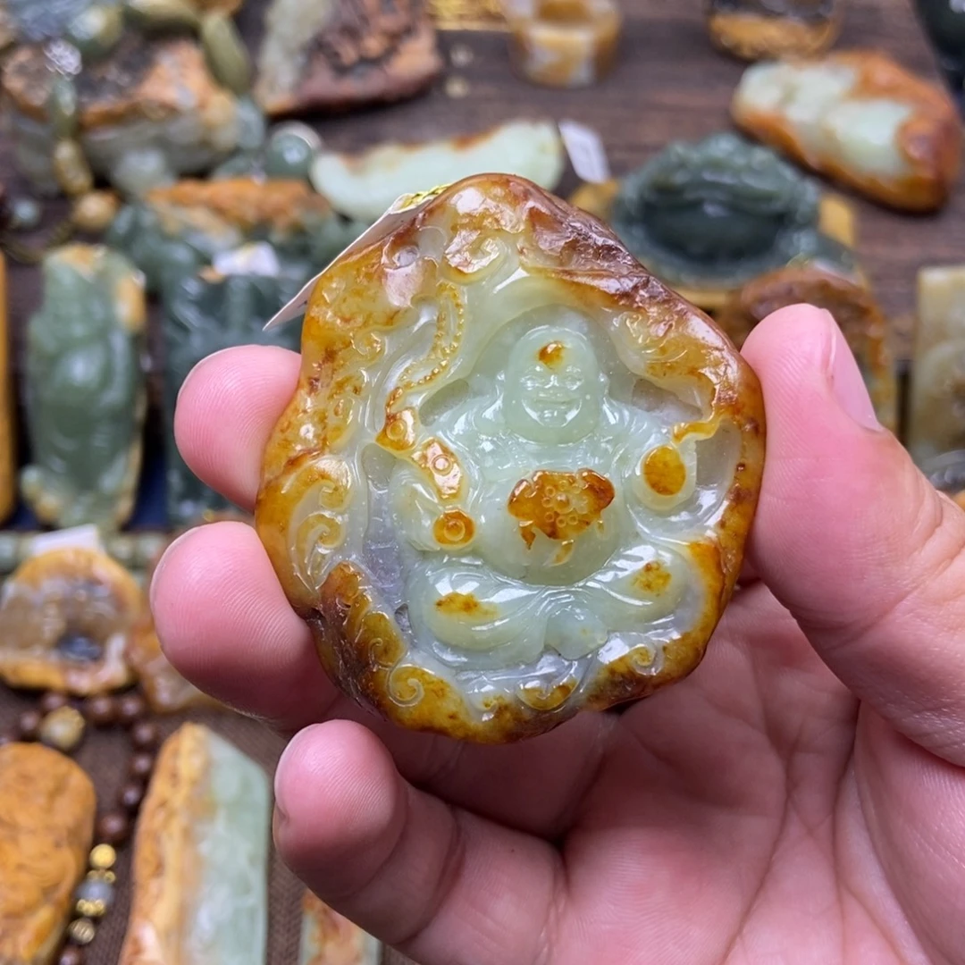 一***闷未镶嵌岫岩河磨玉（透闪石质玉）珠宝奇石