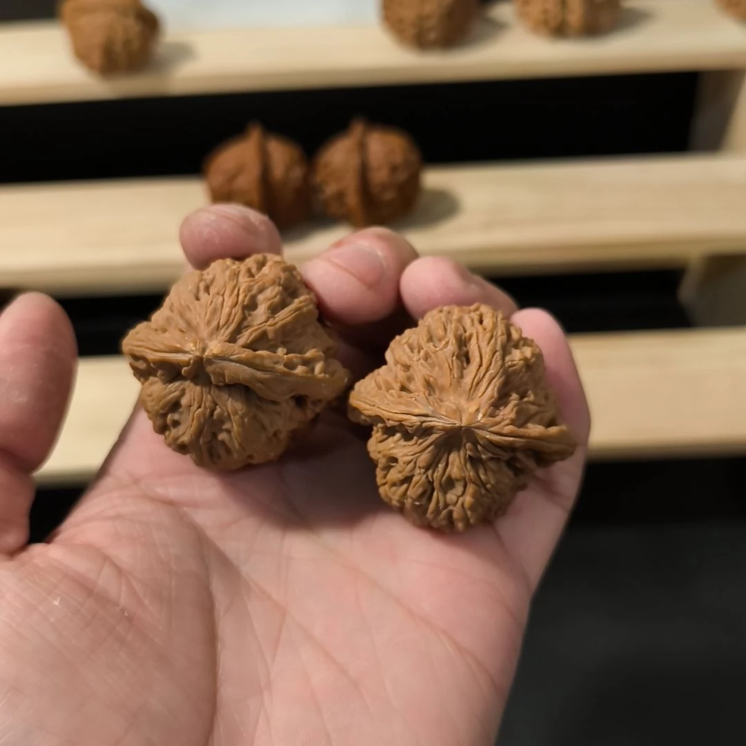 文玩核桃吊坠41南疆有黄