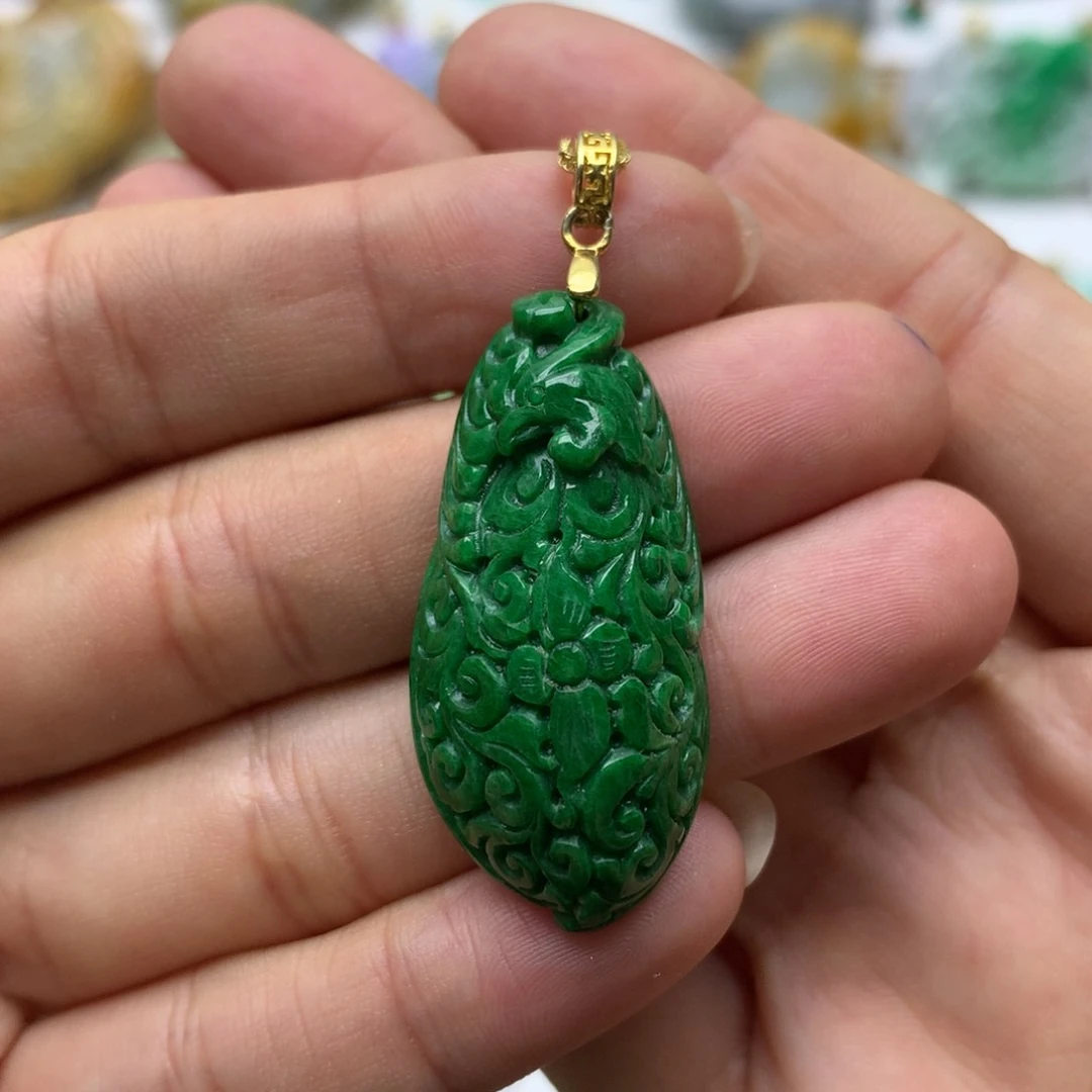 翡翠未镶嵌颈饰翡翠