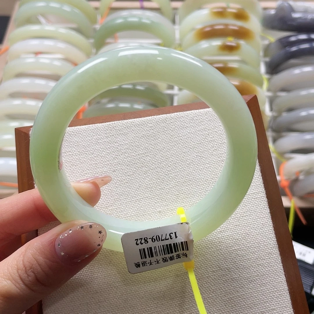 【闪购商品】未镶嵌手镯和田玉