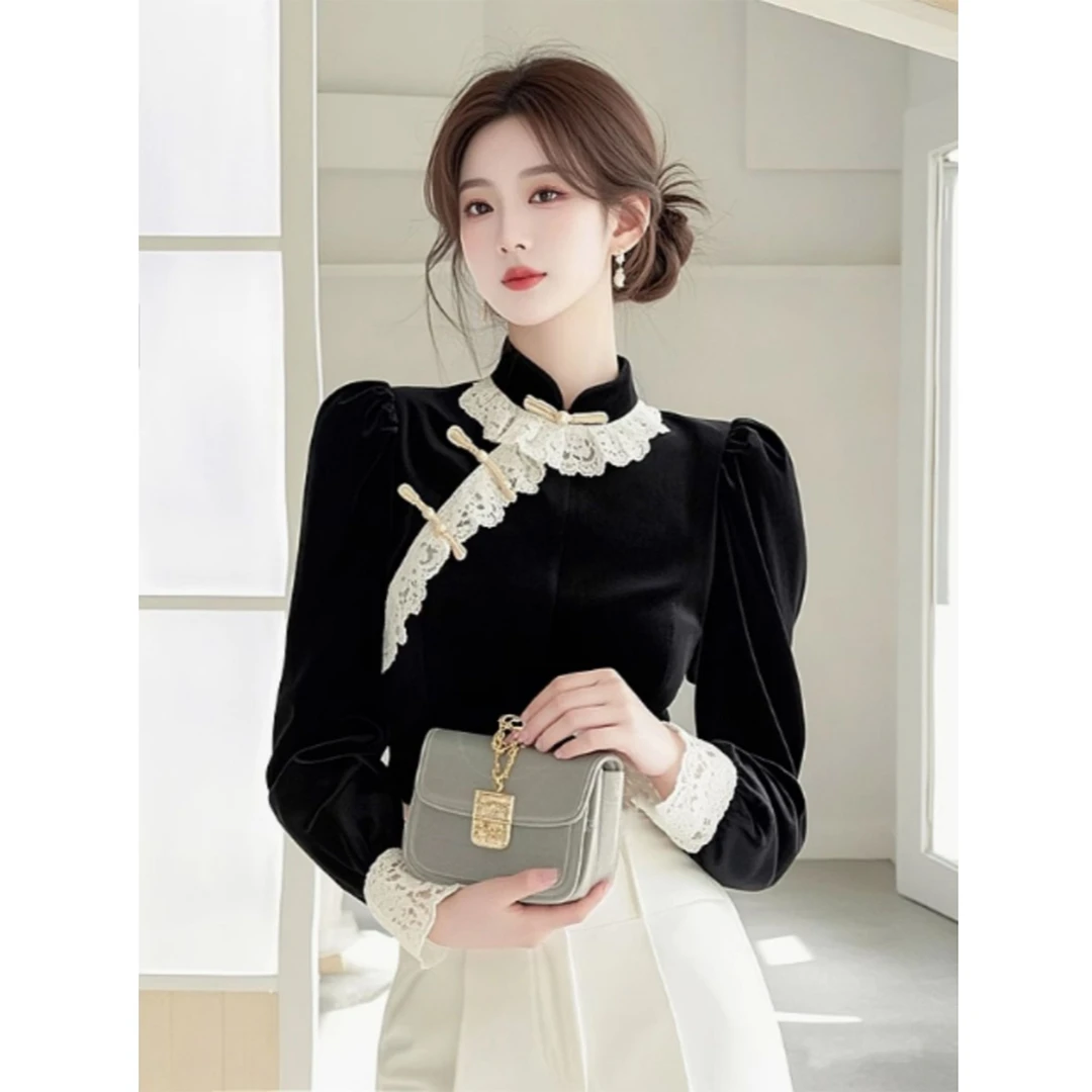 法式蕾丝拼接丝绒衬衫女秋冬新款设计感洋气修身显瘦减龄打底衫潮