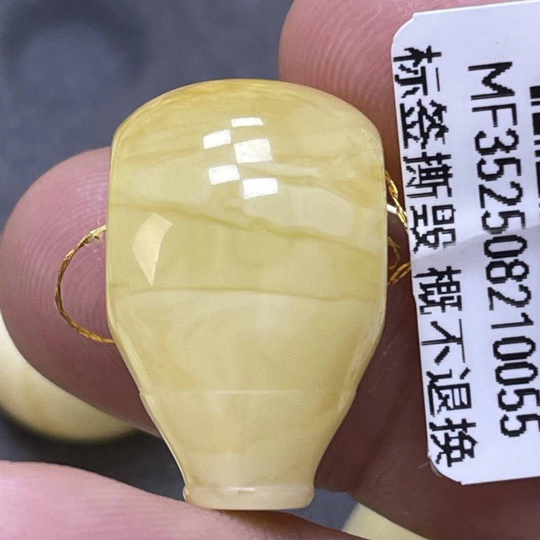 魔梵珠宝｜14.1*14.4*21.9mm俄料天然蜜蜡三通 皮沁