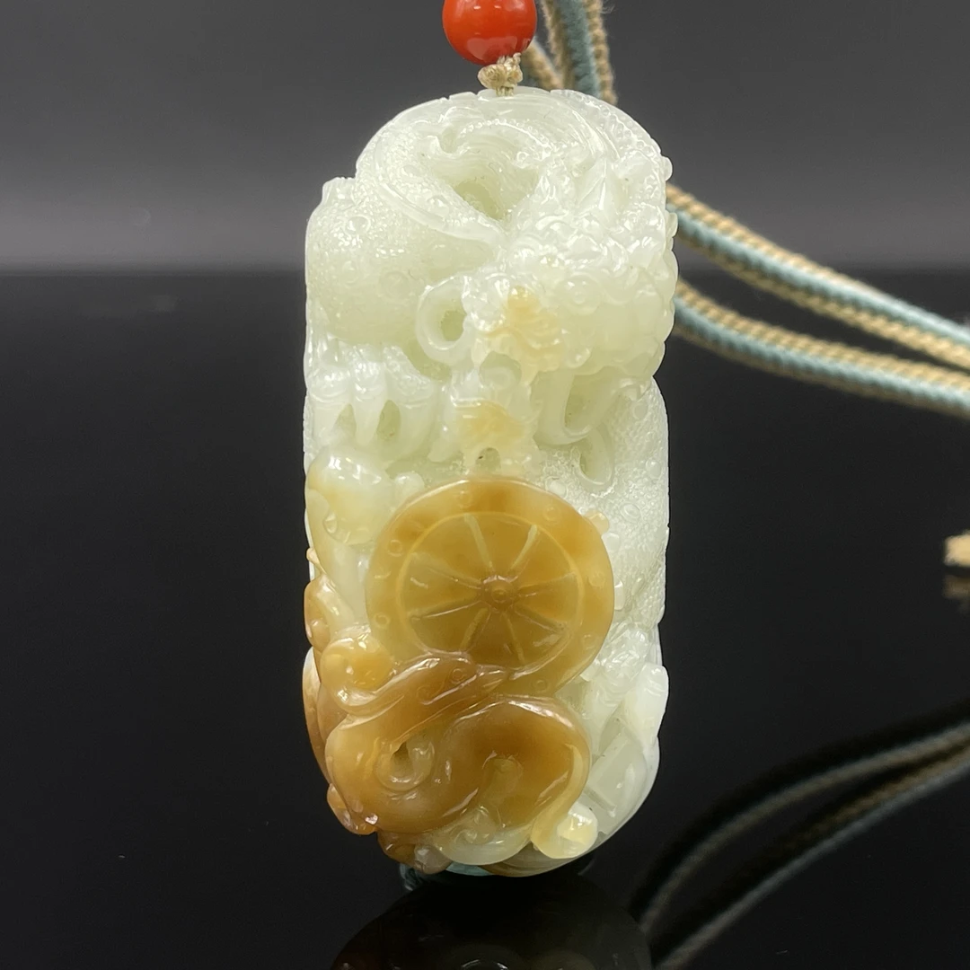 1228GY072和田玉把件