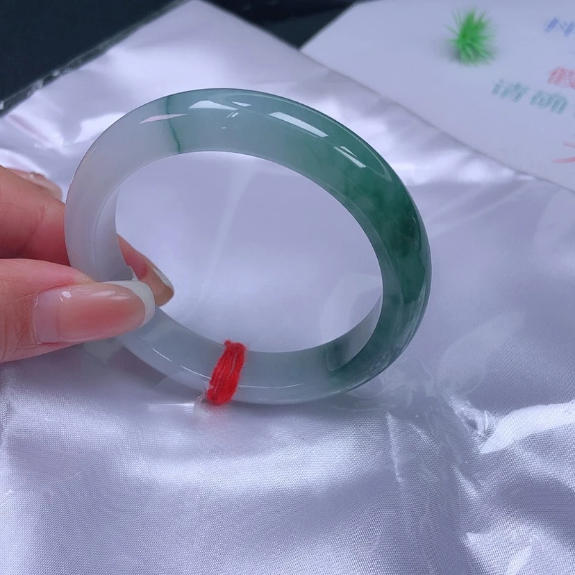 【闪购商品】未镶嵌手镯翡翠，52
