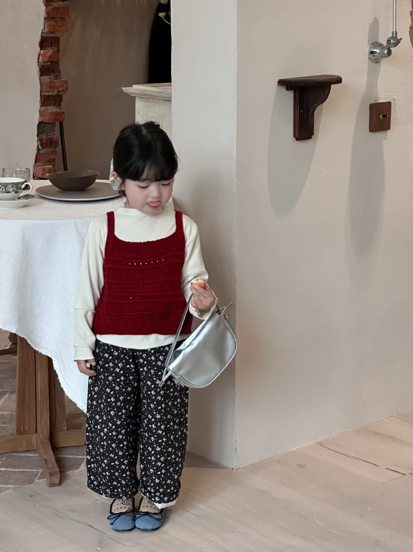 2025春季新款三件套女童韩版修身针织马甲百搭碎花休闲裤宝宝套装