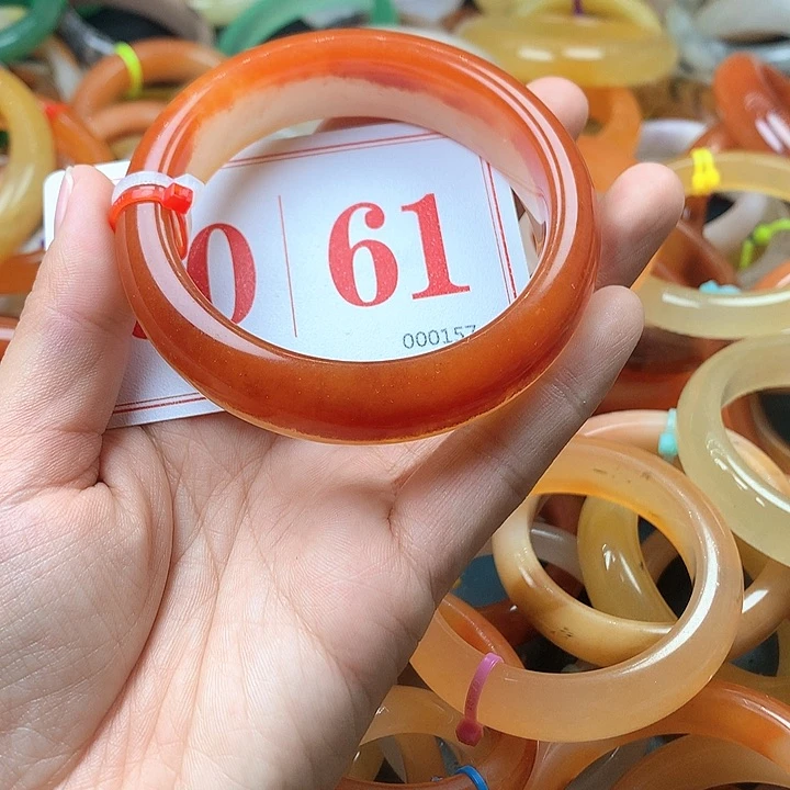 未镶嵌石英质玉（黄龙玉）手镯金*