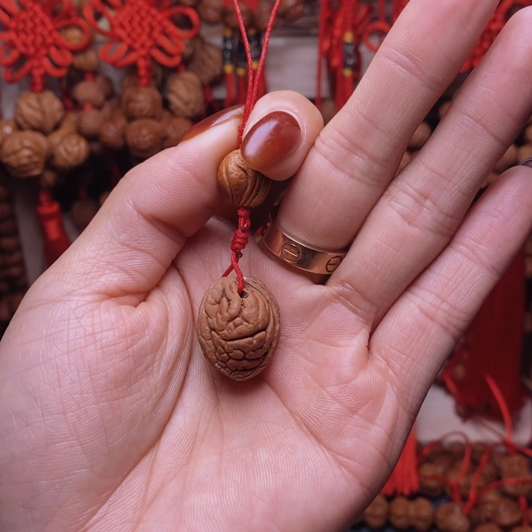 桃核吊坠龙纹桃枭
