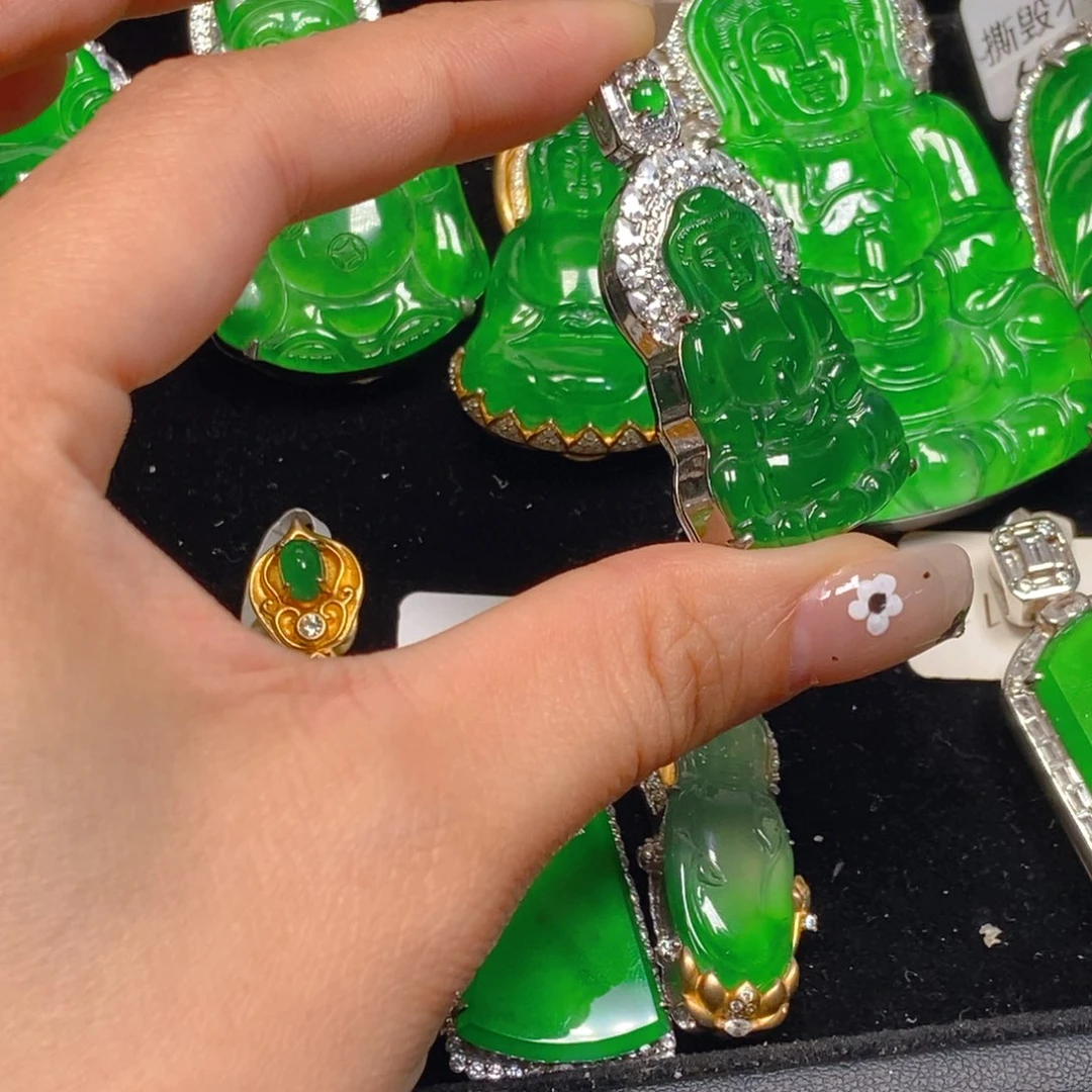 翡翠未镶嵌吊坠(不含链)