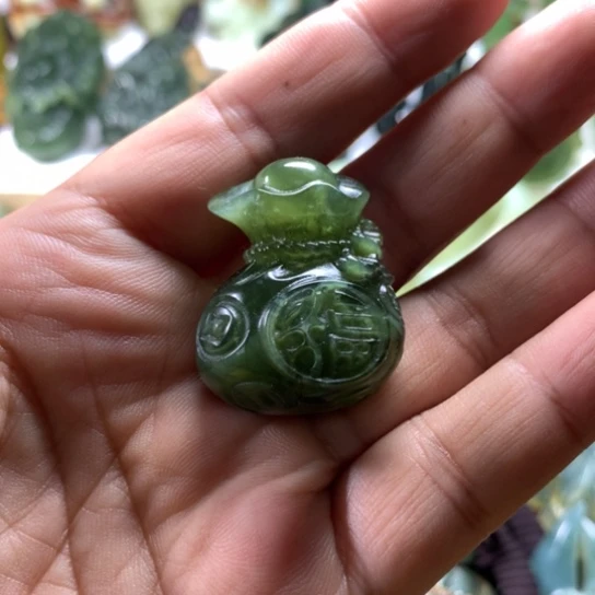 蛇纹石玉岫玉挂件未镶嵌