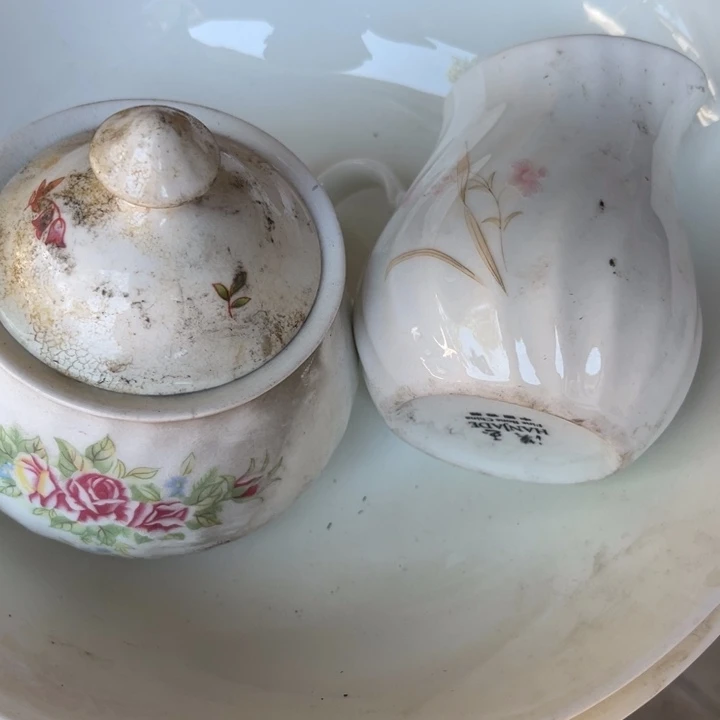 a***4一个罐子花加奶杯一个