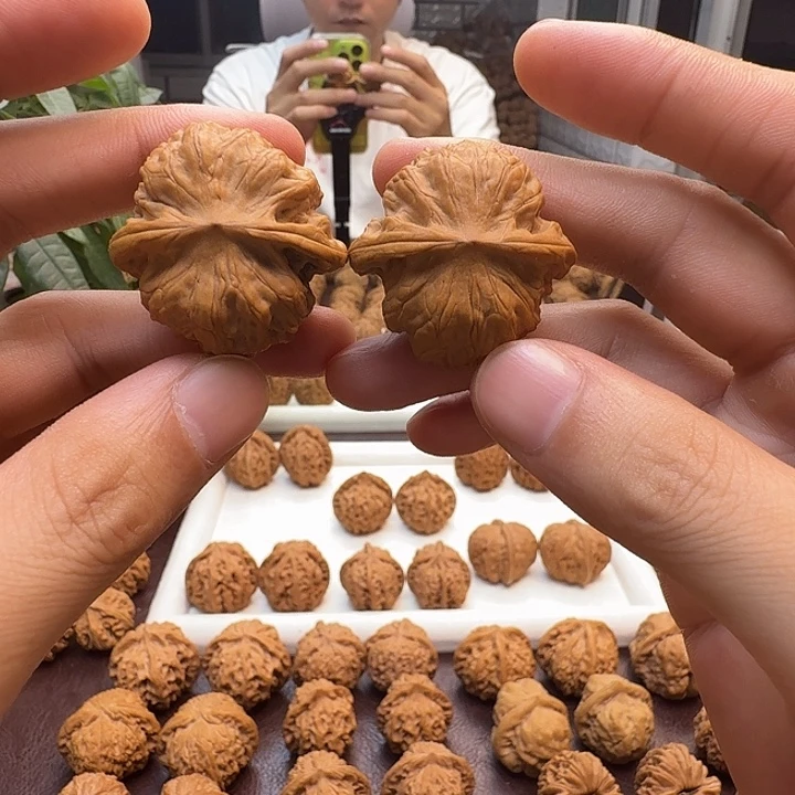 驴***案吊坠文玩核桃野狼