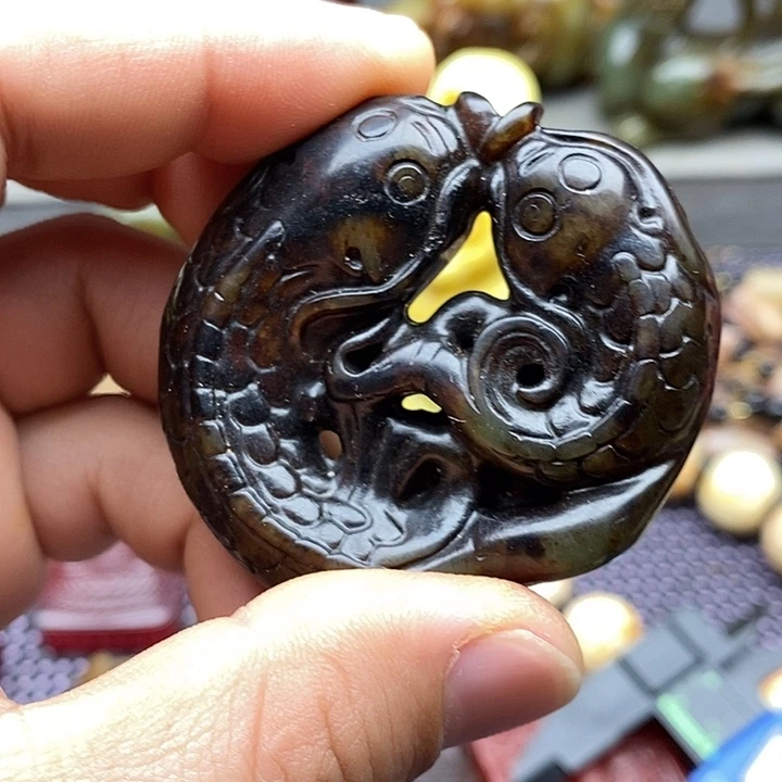 未镶嵌蛇纹石玉颈饰