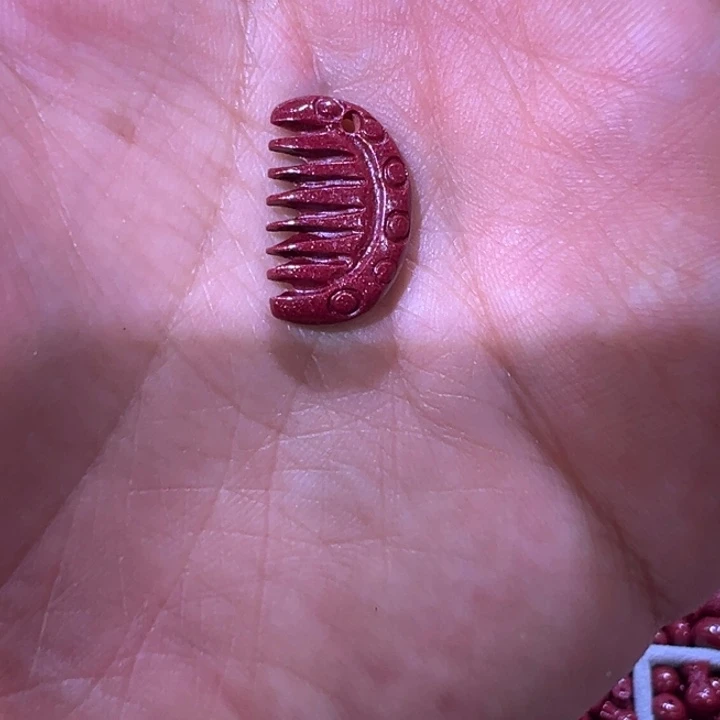 天然辰砂梳子吊坠