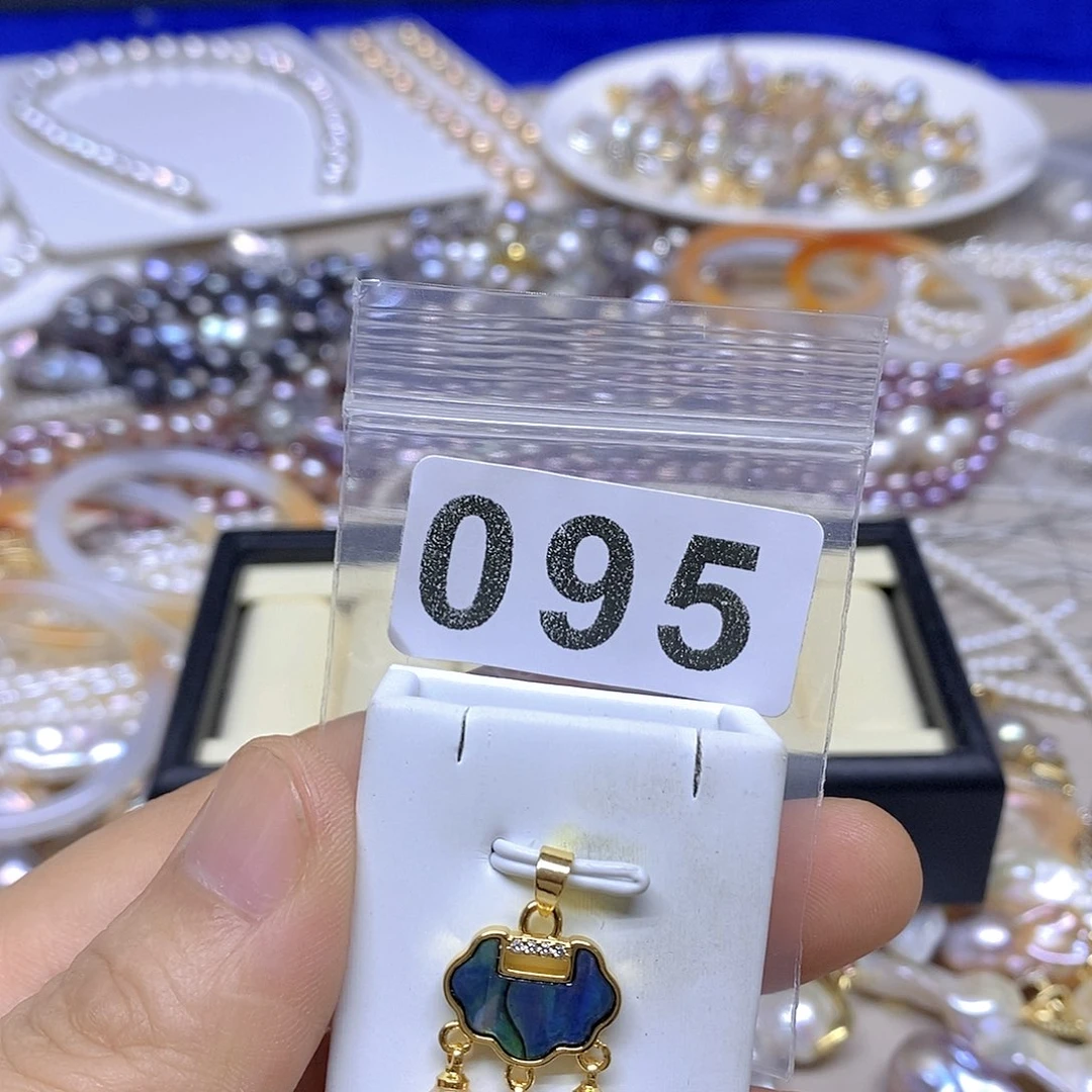 颈饰未镶嵌淡水珍珠