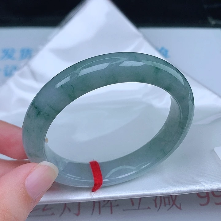 翡翠手镯未镶嵌天然