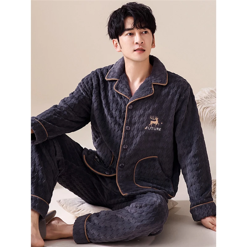 2025年新款睡衣套装冬款保暖时尚青年加绒加厚珊瑚绒翻领家居服