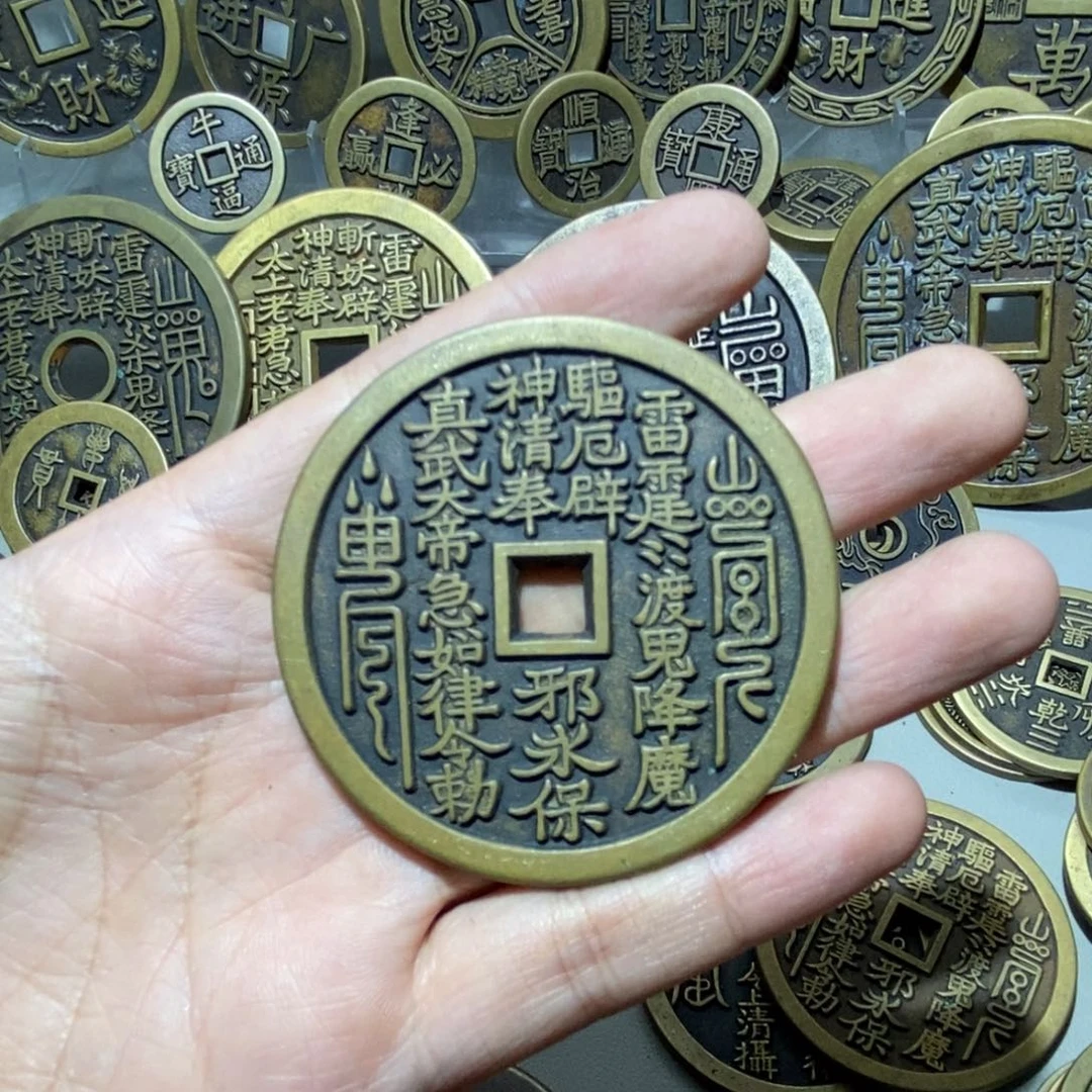 凌***下铜一物一拍现代工艺品