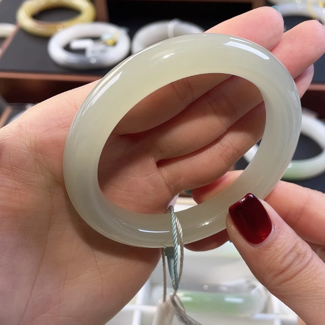 和田玉未镶嵌手镯冰底浅晴水 冰胶果冻感 肉眼不包容