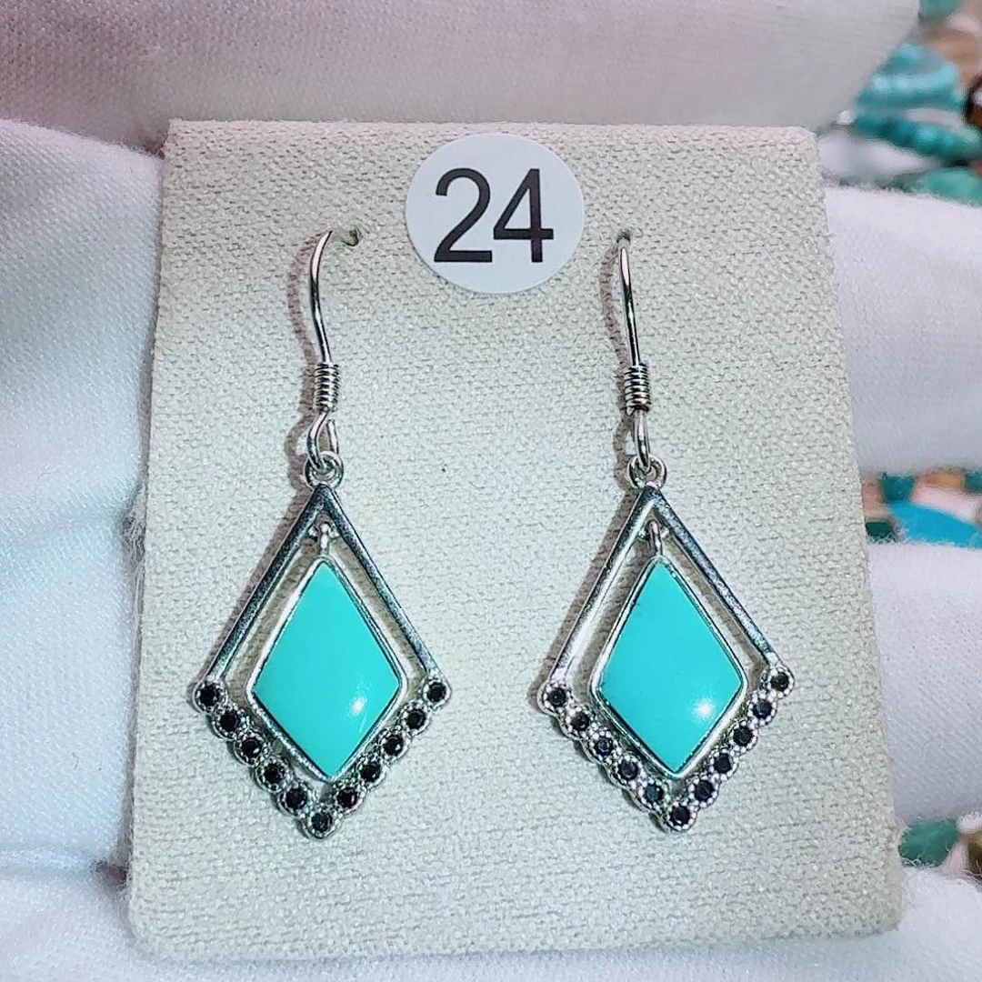 绿松石银S925镶嵌精致设计款耳环
