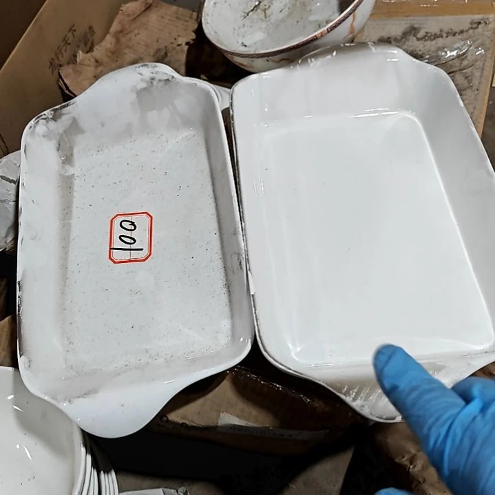 摆件盘子碗茶壶啥都有