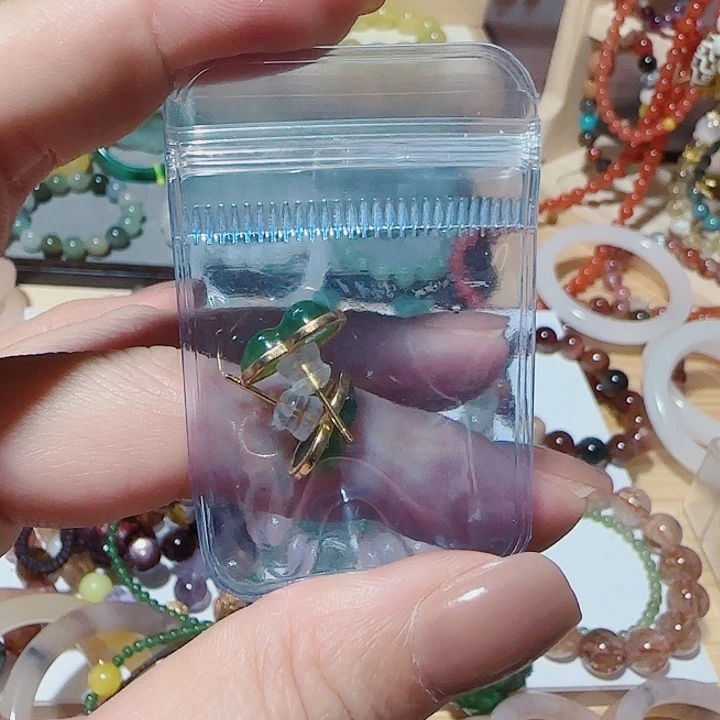 浅***沫和田玉18K金镶嵌颈饰