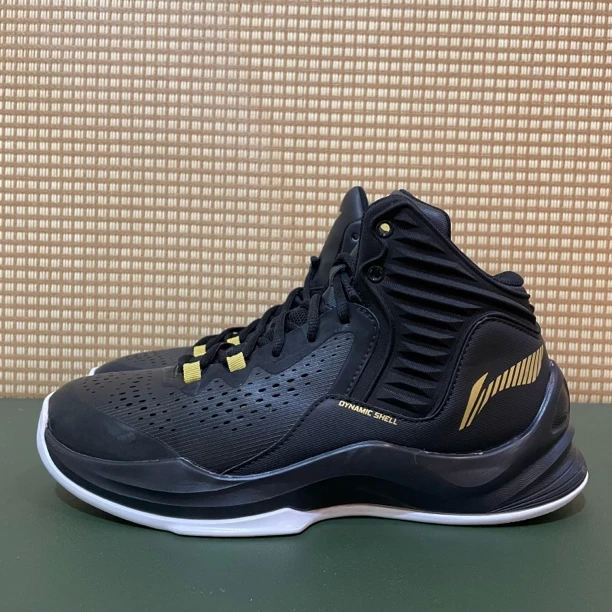 41 2/3码 李宁闪速黑白篮球鞋 准新