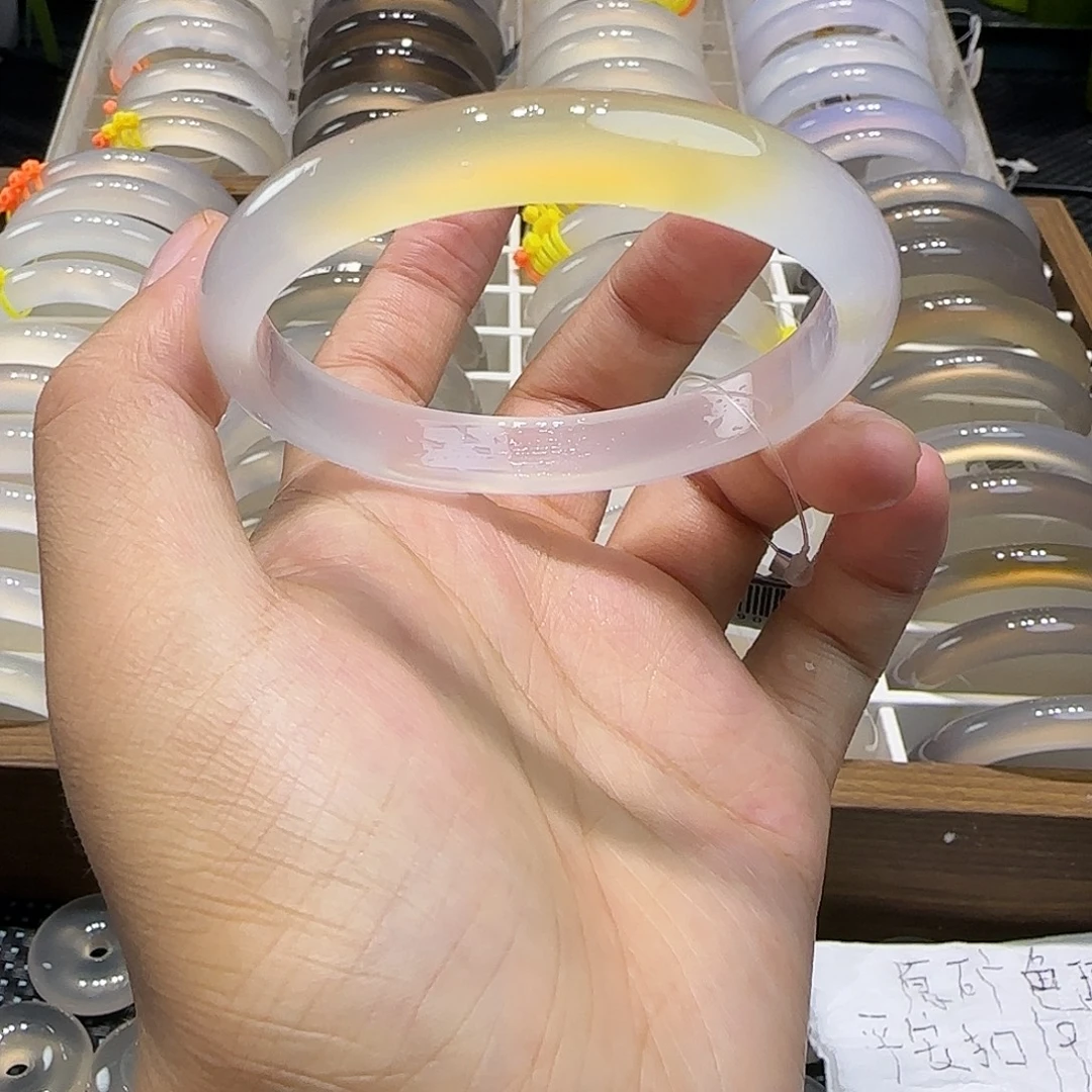 玛瑙/玉髓未镶嵌手镯58一口糖