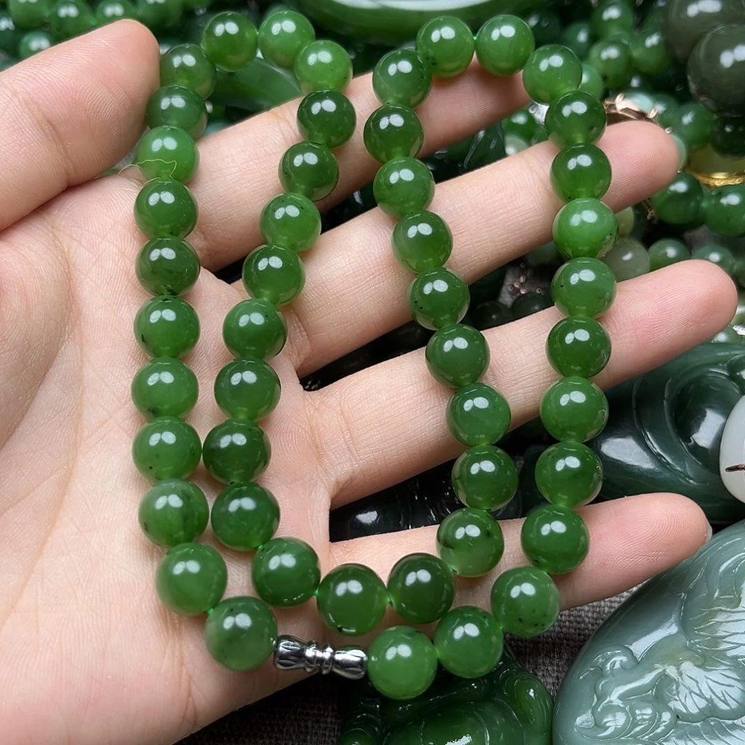 颈饰未镶嵌和田玉（碧玉）