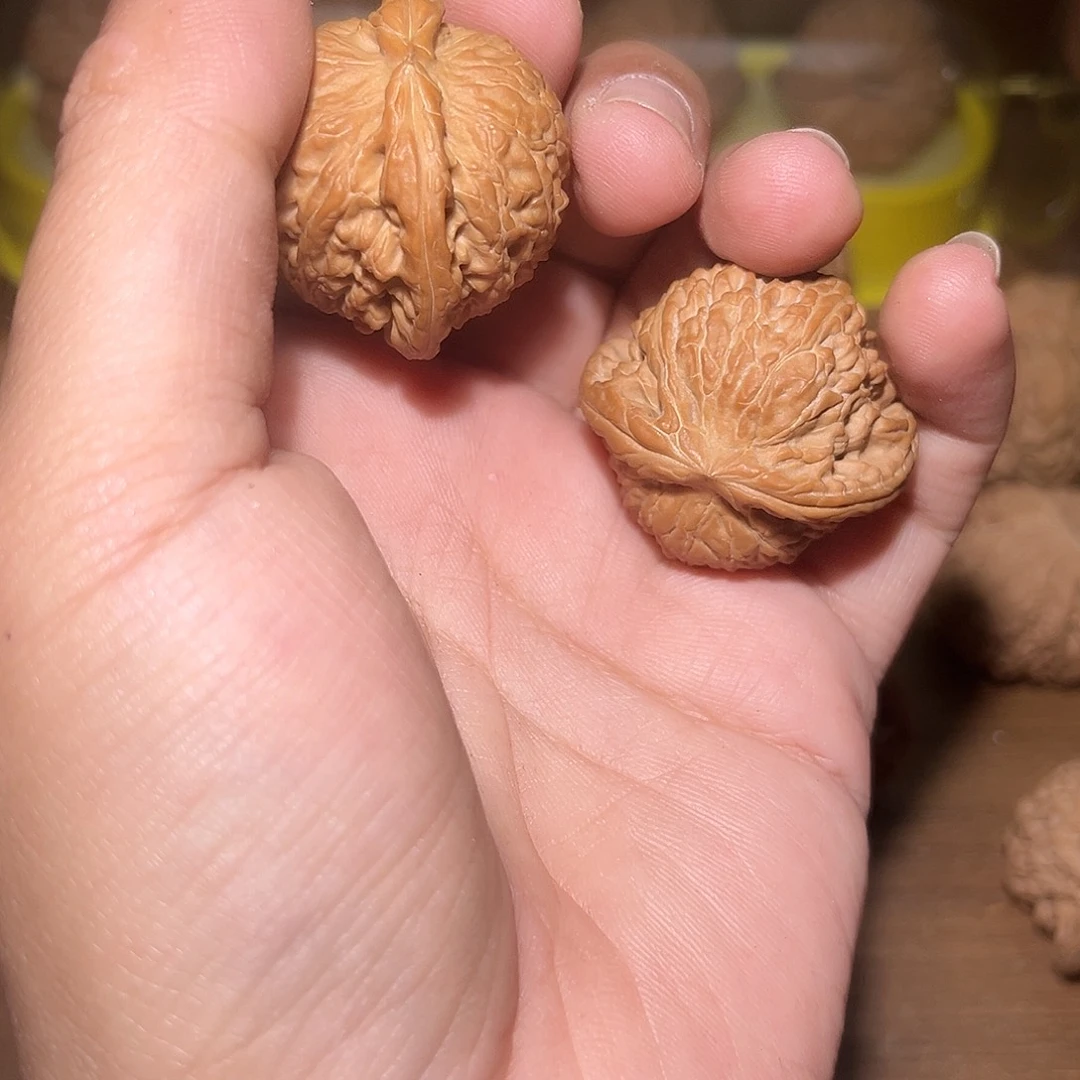 M****文玩核桃吊坠白狮子