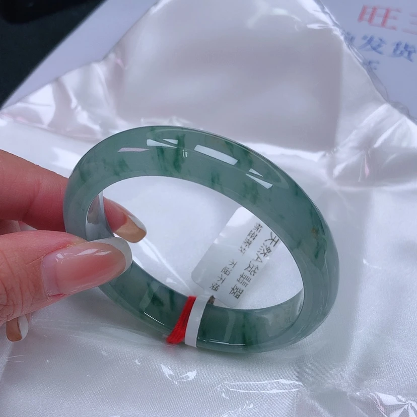 【闪购商品】未镶嵌手镯（贵妃镯）翡翠5455