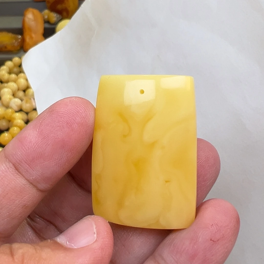 蜜蜡未镶嵌裸石11.24克