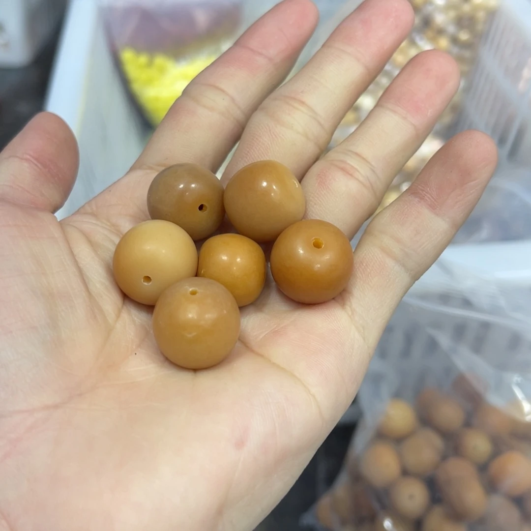 白玉菩提吊坠z 16mm/18/微瑕锅底