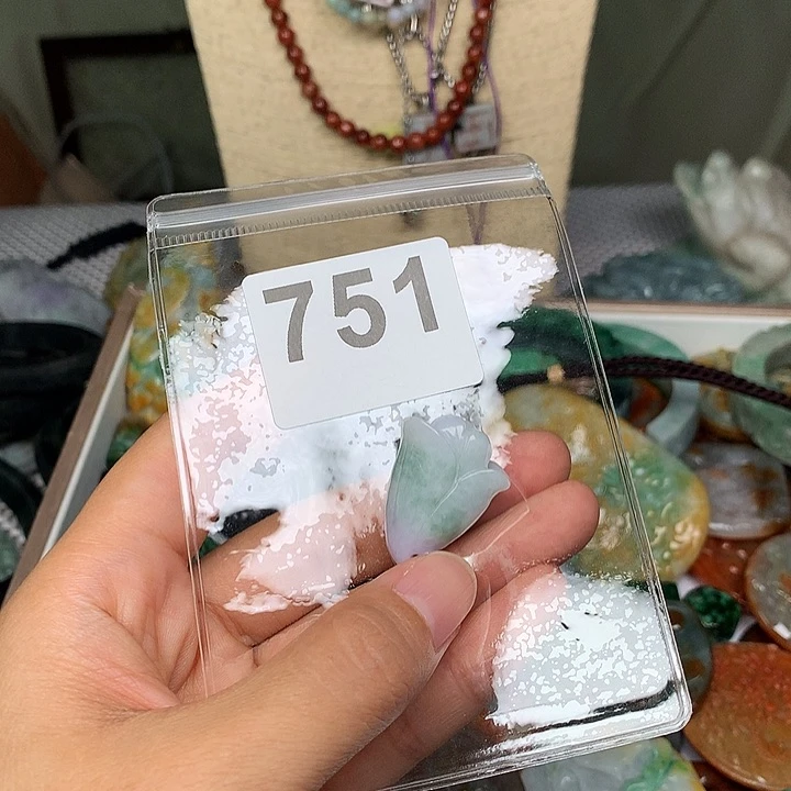翡翠未镶嵌颈饰烨*翡翠