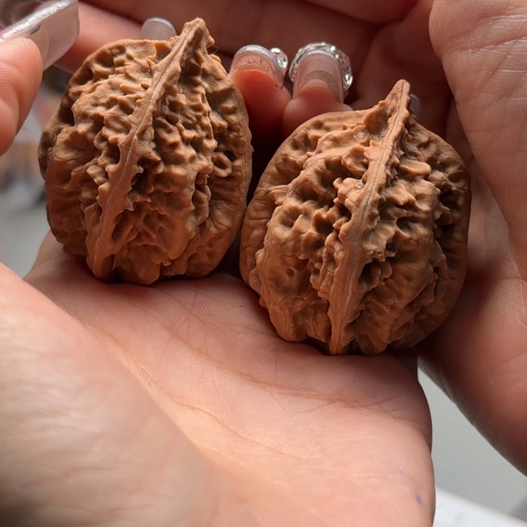 文玩核桃把件关东木子楸百核131瑕疵掉叉