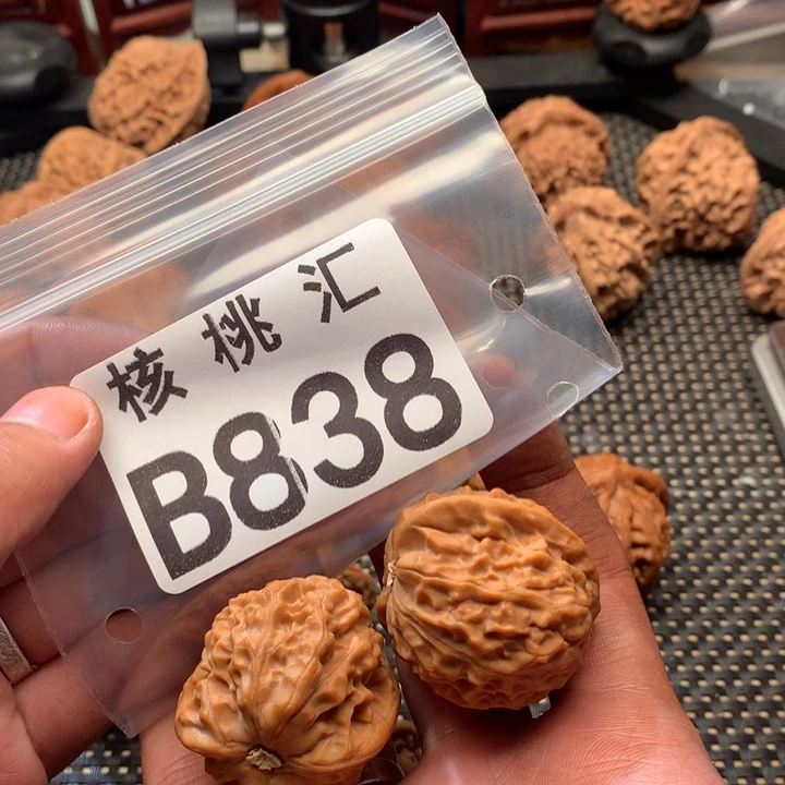 吊坠文玩核桃黄松峪