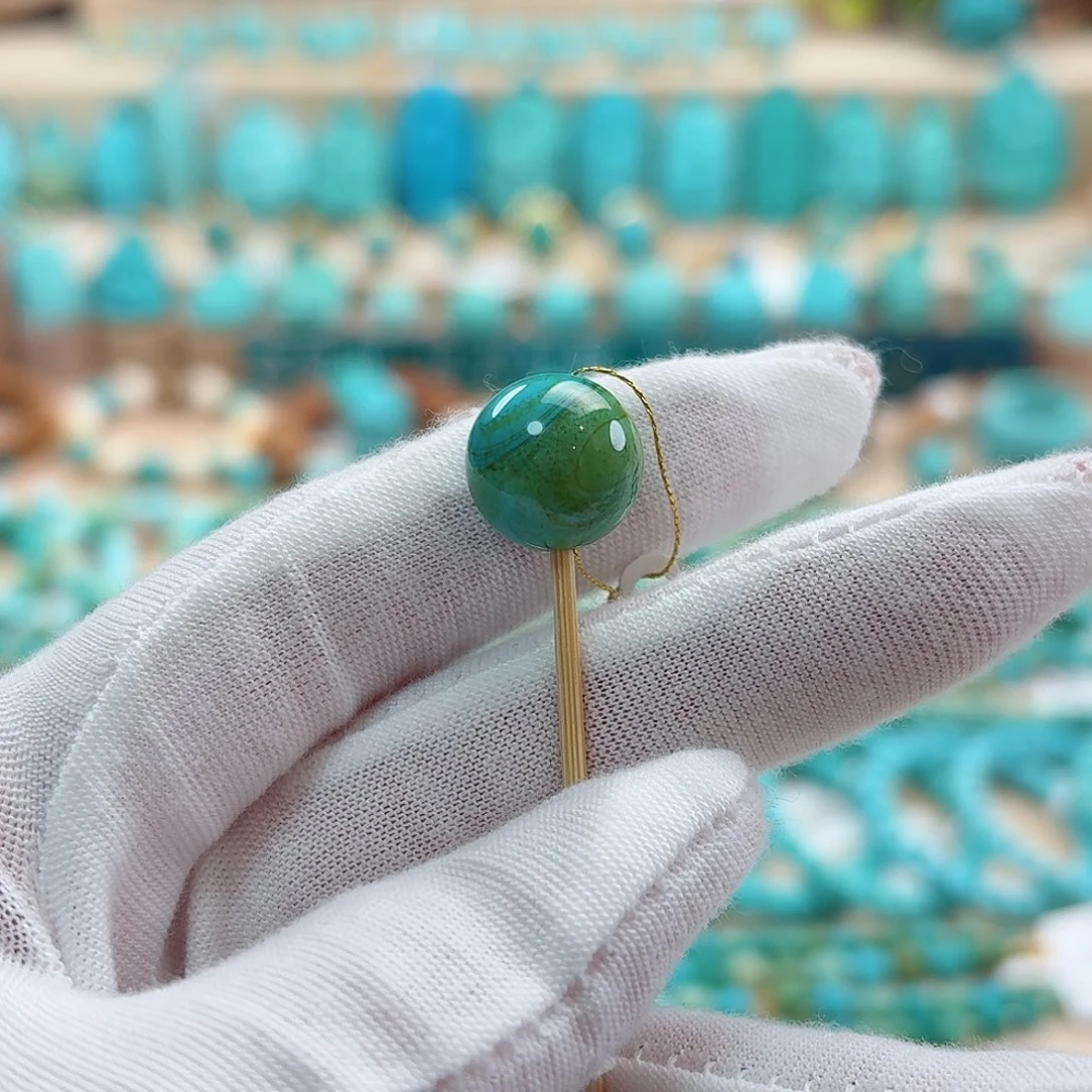 绿松石未镶嵌珠宝奇石