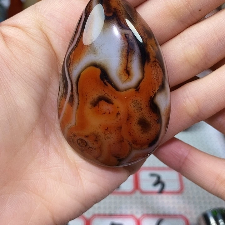 庆***未镶嵌玛瑙/玉髓珠宝奇石