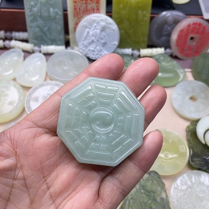 蛇纹石玉合金颈饰